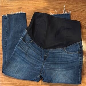 Target Isabel Maternity Bootcut Jeans with Frayed Hem, size 10/30R